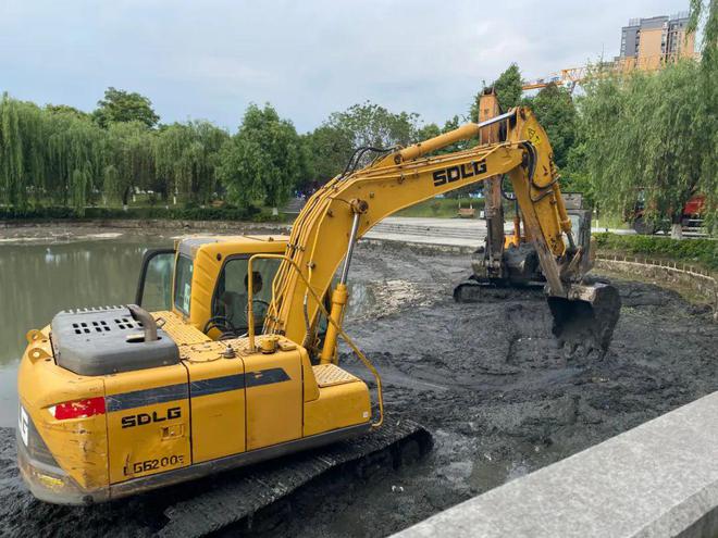 河道清淤整治,优化城市环境